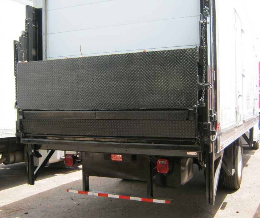 2006 Freightliner M2