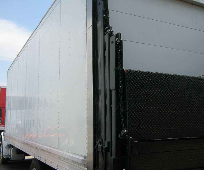 2006 Freightliner M2