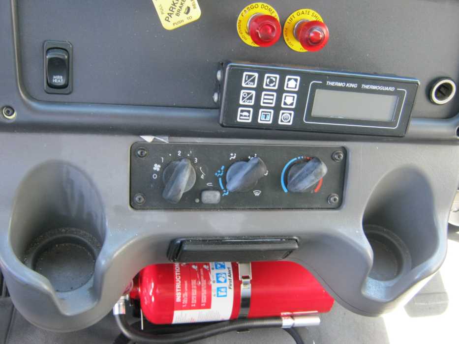 2006 Freightliner M2