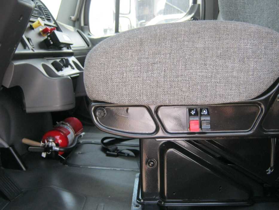 2006 Freightliner M2