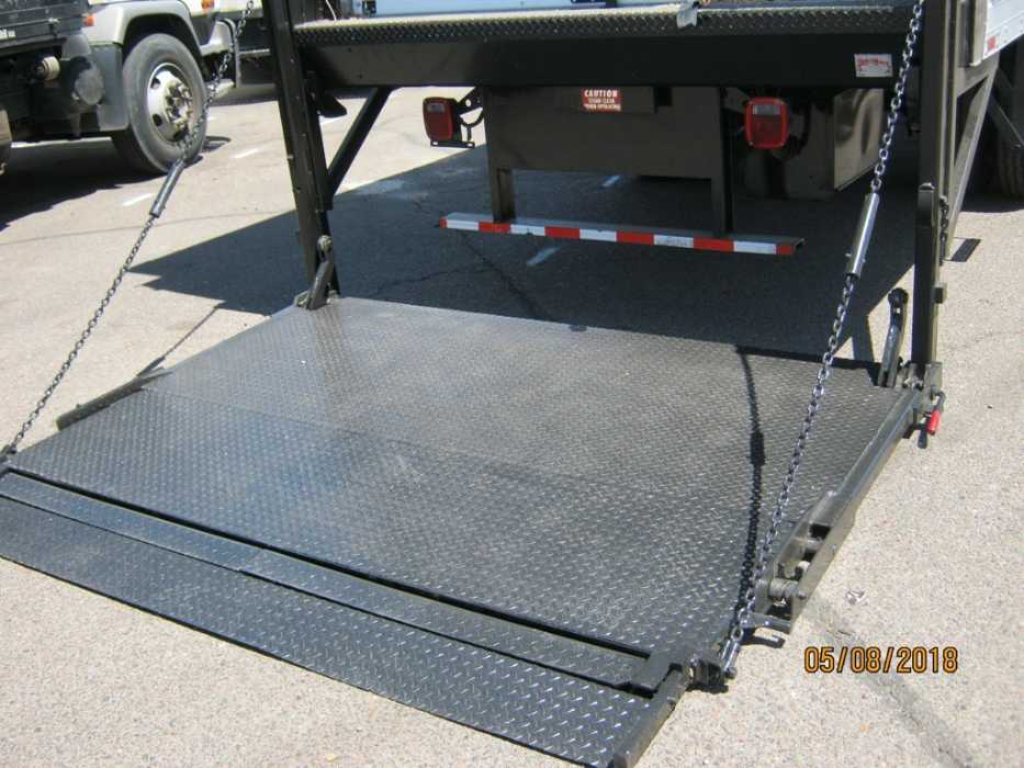 2006 Freightliner M2