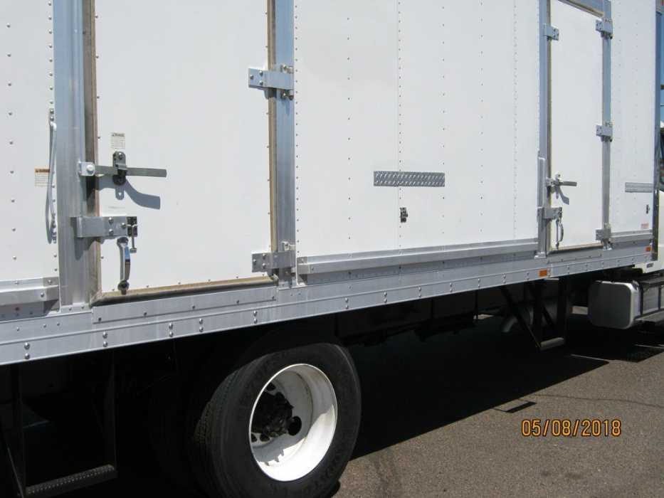 2006 Freightliner M2