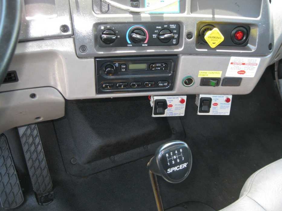 2000 Sterling Trucks L8501