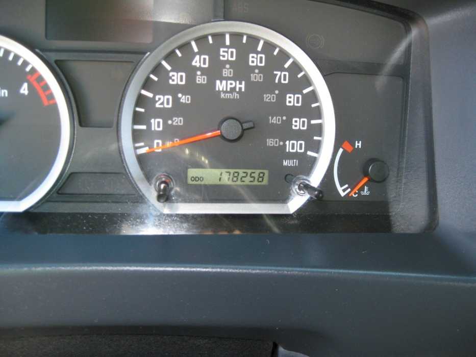 2011 Isuzu NPR ECO-MAX