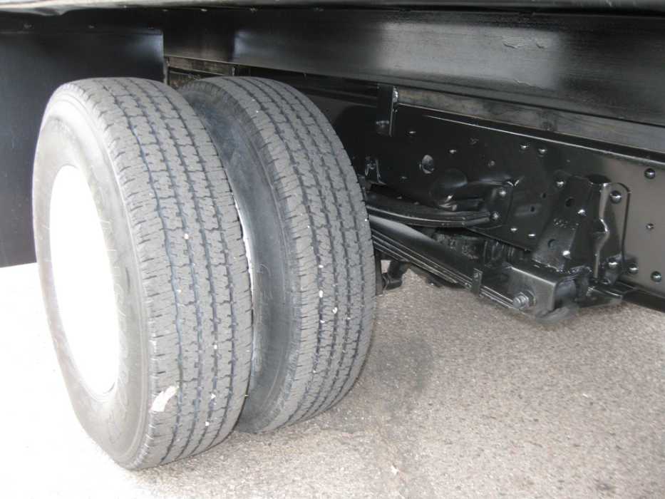 2008 Isuzu NPR HD Crew Cab